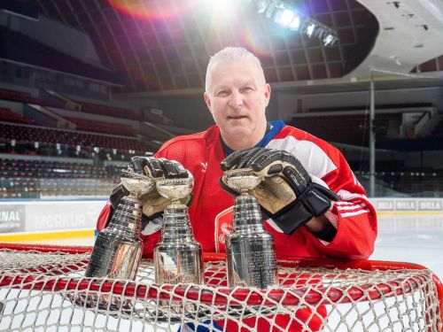 Jiří Hrdina se třemi Stanley Cupy